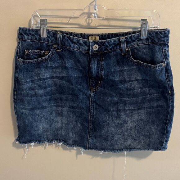 True Craft Dark Blue Denim Mini Skirt size 13 - Picture 1 of 4